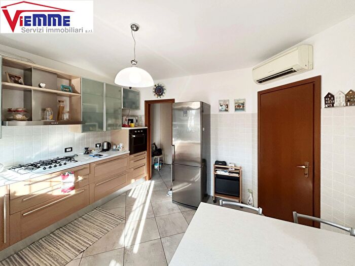 Casa quadrilocale in vendita in Via Leonardo da Vinci, Vignate