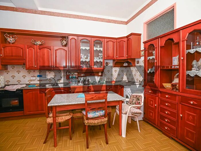 Casa con 6 locali in vendita in Pachino