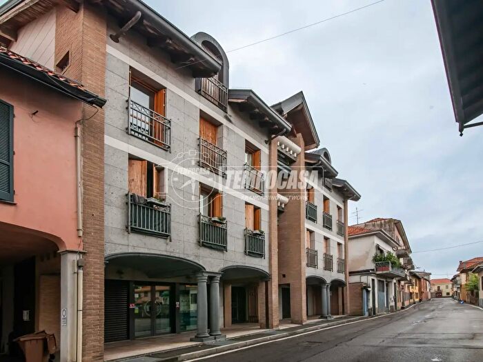 Appartamento bilocale in vendita in Via Magenta, Uboldo