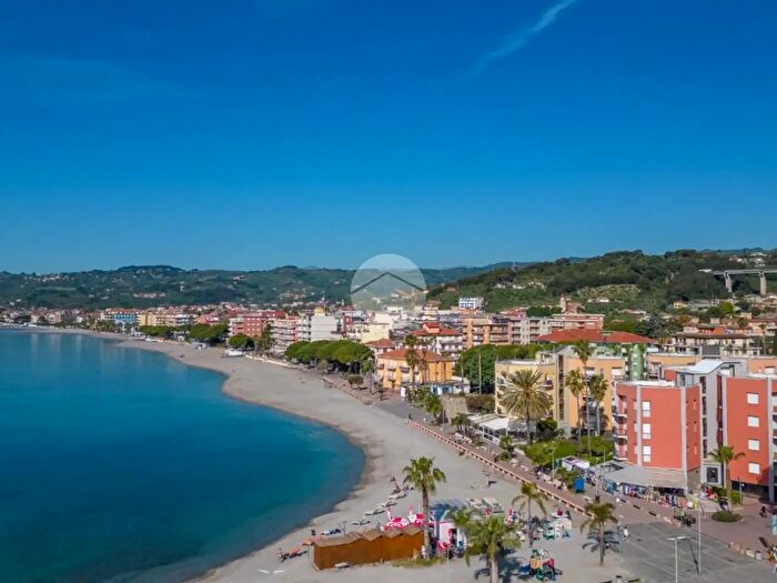 Appartamento bilocale in vendita in Via della Resistenza, San Bartolomeo Al Mare