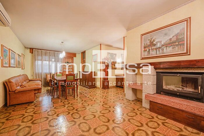 Casa con 13 locali in vendita in Catena di Villorba, Villorba