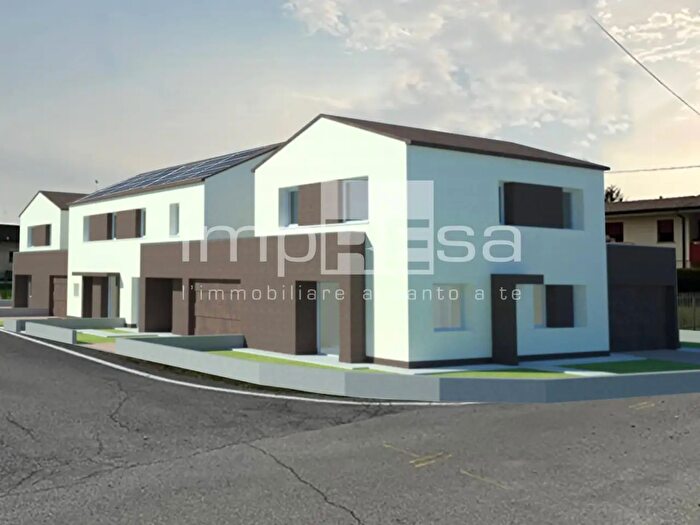 Casa con 6 locali in vendita in Susegana