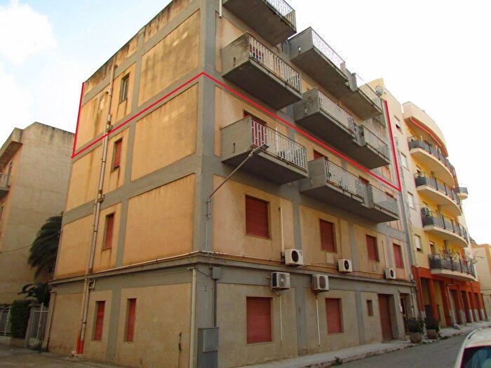 Appartamento con 10 locali in vendita in Via Emilio Ravasio Sciacca, Sciacca