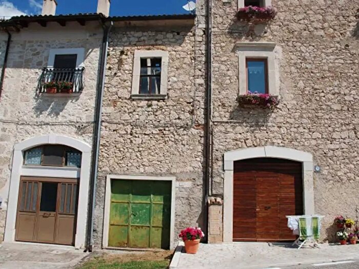 Casa in vendita in Via Fonticella, Rivisondoli