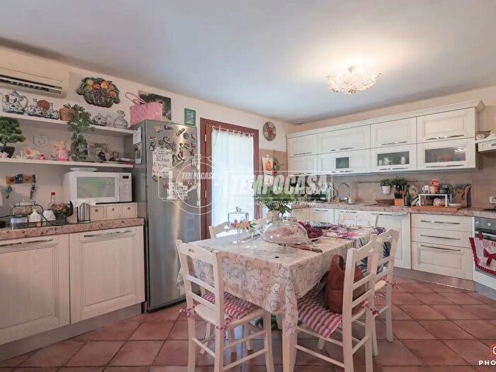 Casa con 6 locali in vendita in Forli'