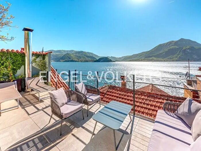 Casa con 6 locali in vendita in Varenna