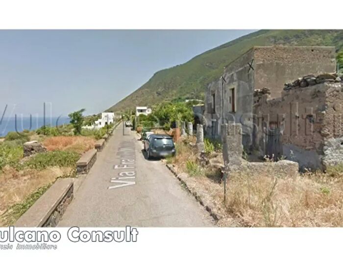 Casa con 5 locali in vendita in Via Fratelli Mirà, Malfa
