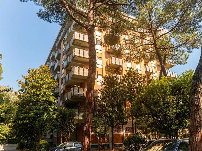 Appartamento con 5 locali in affitto in Via Alessio Baldovinetti, Tintoretto, Roma