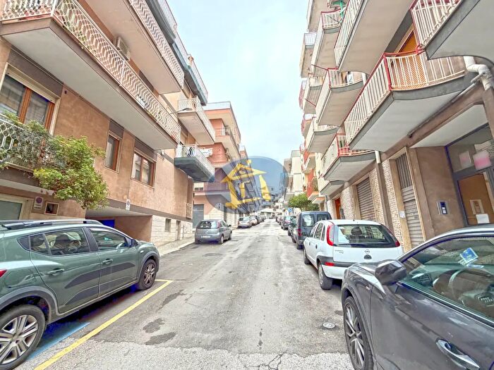 Appartamento con 5 locali in vendita in Via Giuseppe di Vittorio, Putignano