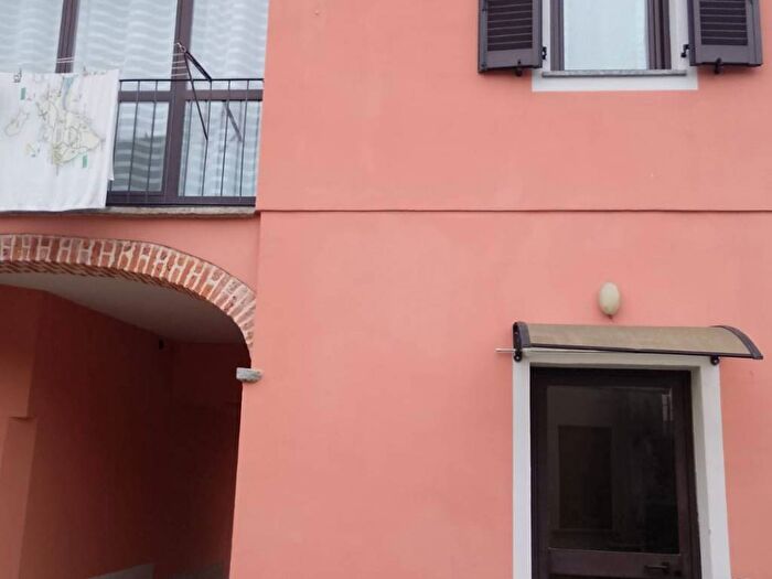 Appartamento bilocale in affitto in Centro, Biandronno