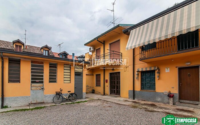 Appartamento bilocale in vendita in Via Roma, San Giorgio Su Legnano