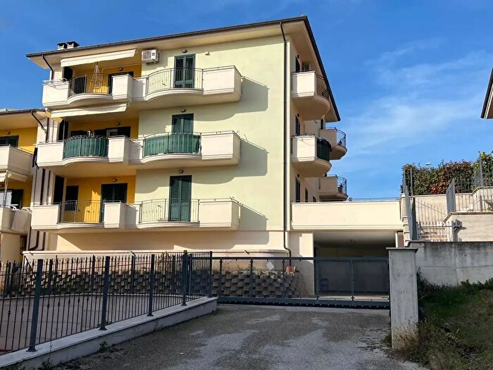 Appartamento con 5 locali in vendita in Via del Partigiano, Colli Del Tronto