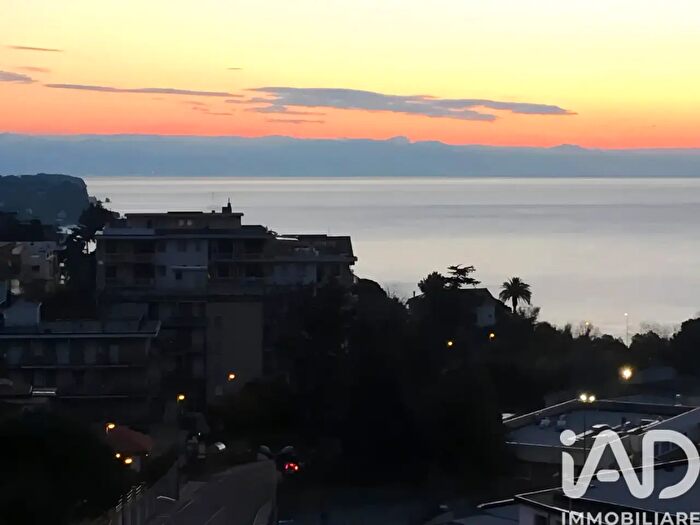 Appartamento con 5 locali in vendita in Via Olivetta, Savona