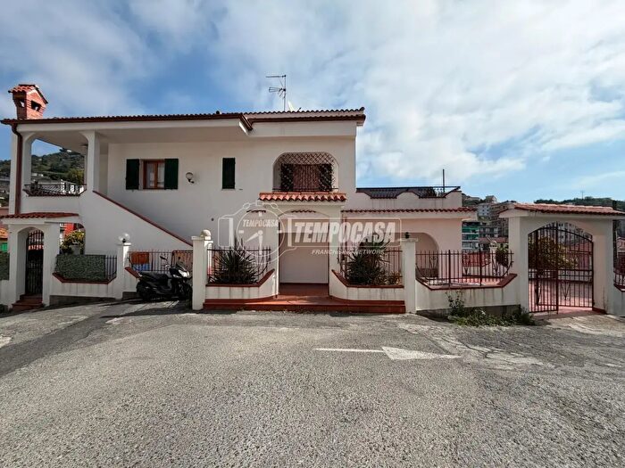 Casa con 13 locali in vendita in Via Dante Alighieri, Sanremo