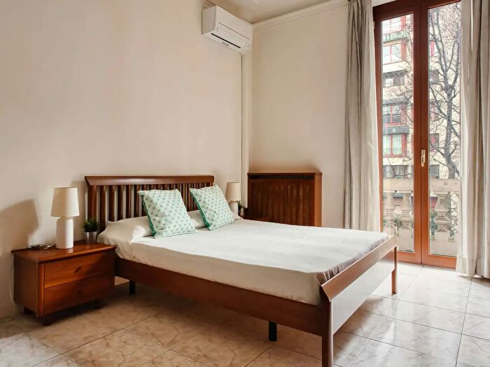 Appartamento in affitto in Via Lipari, Milano