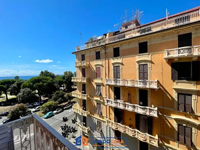 Appartamento quadrilocale in vendita in Via Bartolomeo Guidobono, Savona