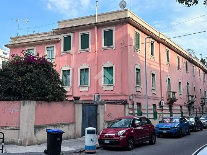 Appartamento quadrilocale in vendita in Via Mons l d'Arrigo, Messina