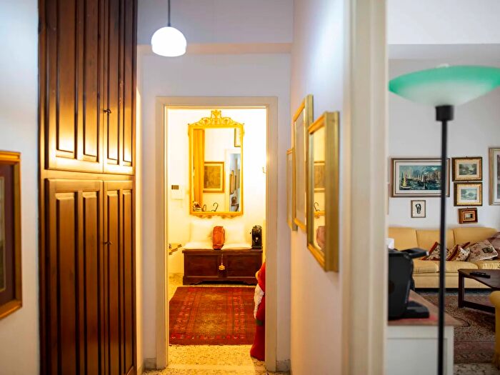 Appartamento con 5 locali in vendita in Via Alcide De Gasperi, Catanzaro