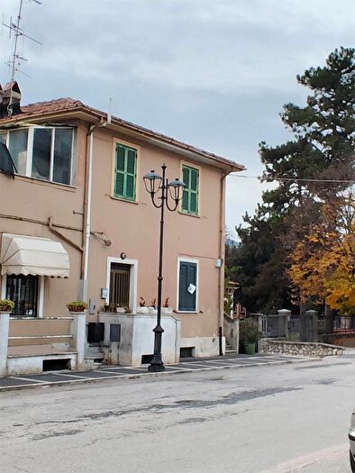 Casa quadrilocale in vendita in Balsorano