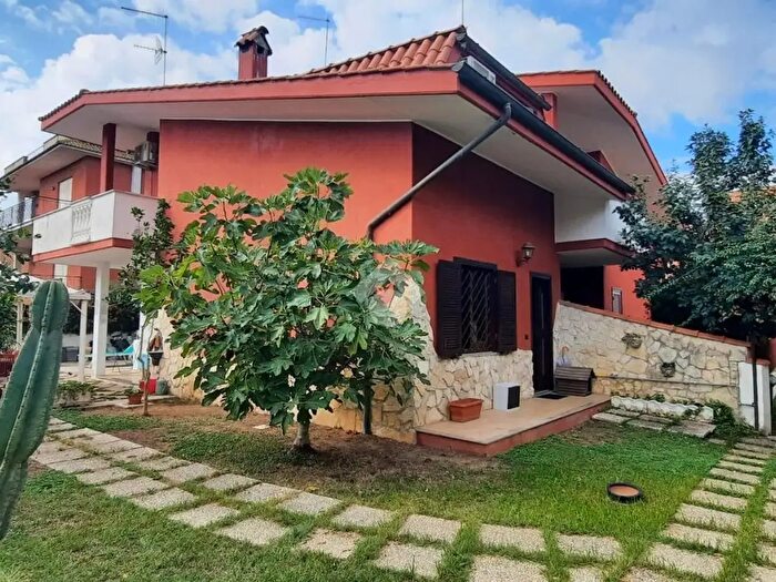 Casa trilocale in vendita in Via Giuseppe Garibaldi, Ladispoli
