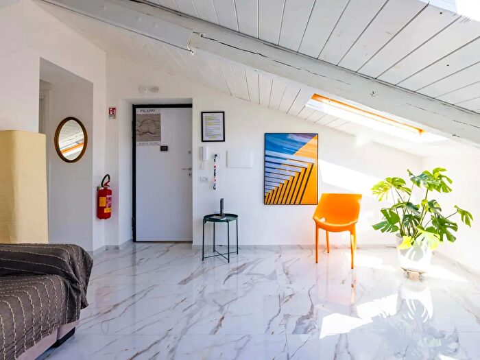 Appartamento monolocale in affitto in Corso Giuseppe Garibaldi, Napoli