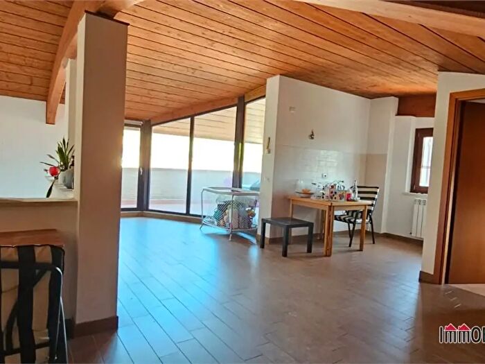 Appartamento quadrilocale in vendita in Colle Di Val D'Elsa