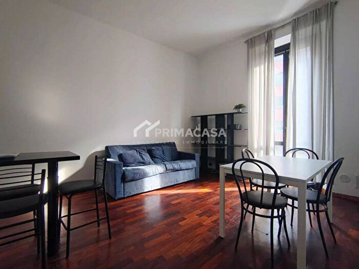 Appartamento trilocale in affitto in Viale Bligny a, Bocconi, Milano