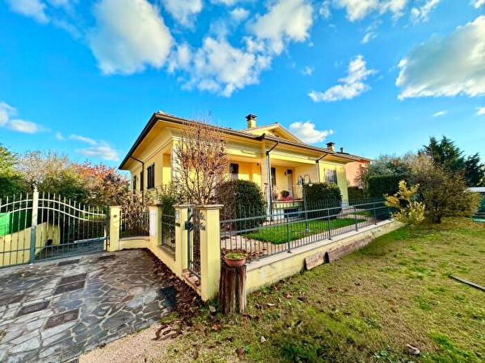 Casa con 6 locali in vendita in Via del Rustico, Rimini