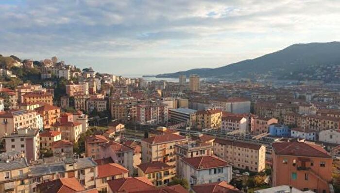 Appartamento con 6 locali in vendita in La Spezia