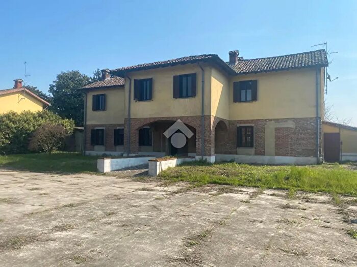 Casa con 6 locali in vendita in Località Pescarino, Cura Carpignano
