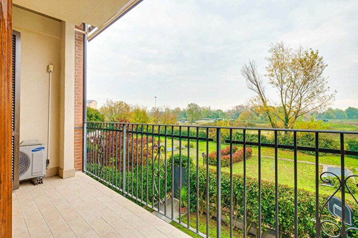 Appartamento trilocale in vendita in Caldera, Milano