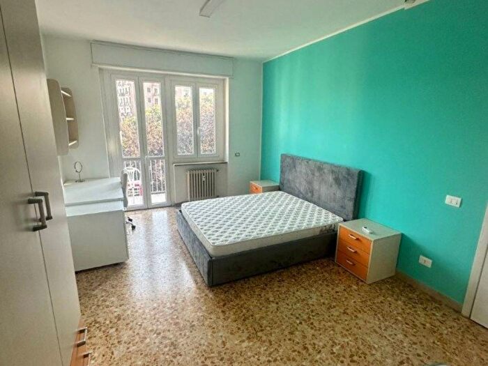 Appartamento quadrilocale in affitto in Via Guglielmo Corrado Röntgen, Bocconi, Milano