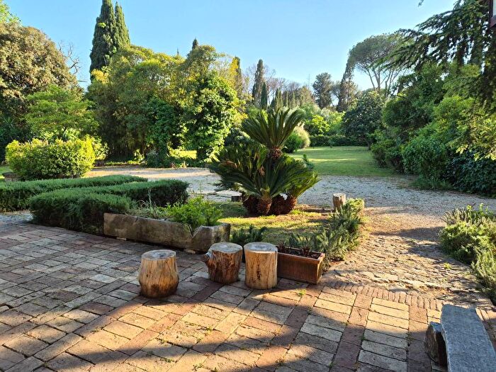 Casa con 6 locali in affitto in Appia Pignatelli, Roma