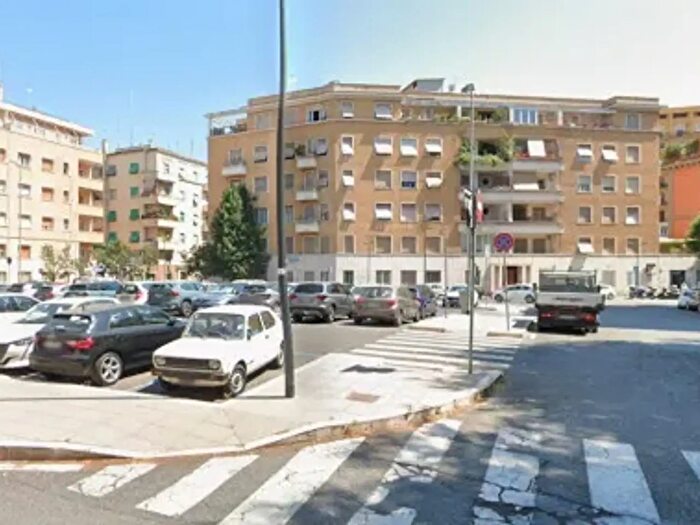 Appartamento con 6 locali in vendita in Roma