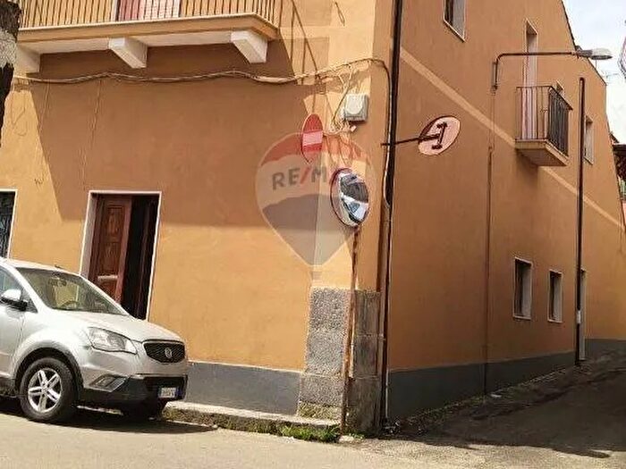 Casa con 9 locali in vendita in Via Libertà, Riposto