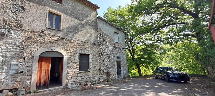 Casa trilocale in vendita in Via Accorciatoia Cosciano, Alatri