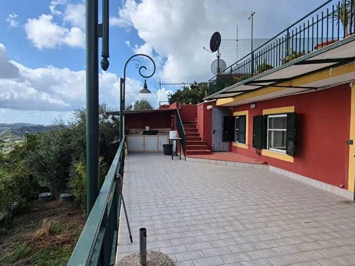 Appartamento trilocale in affitto in Via Monterusso No Number, Località la Schiana Damiani, Pozzuoli