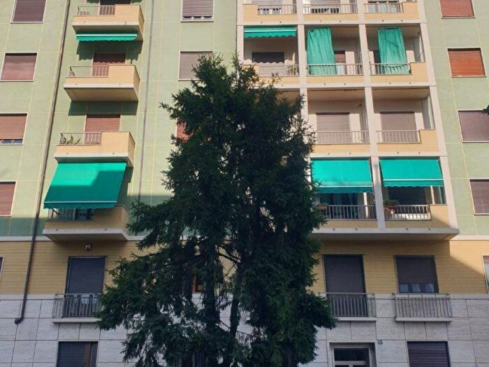 Appartamento trilocale in affitto in Via Sant'Ambrogio, Pozzo Strada, Torino