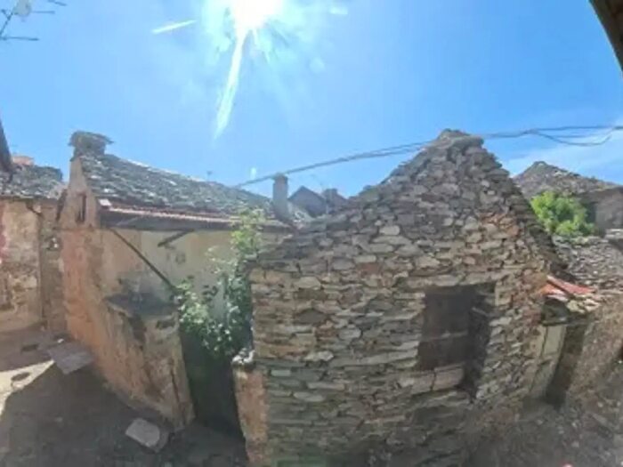 Casa con 6 locali in vendita in Trarego Viggiona