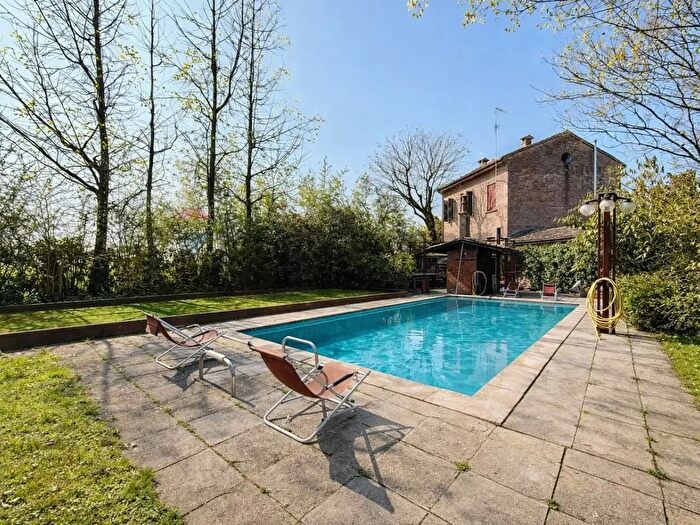 Casa con 5 locali in vendita in Via Sommi Picenardi, Cappella De Picenardi