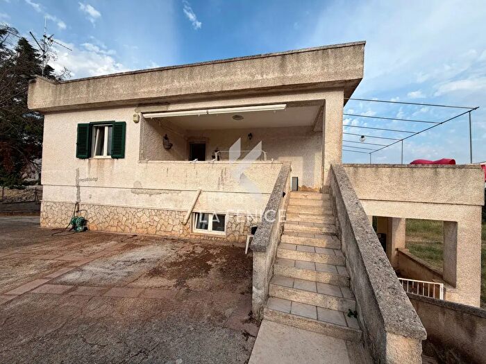 Casa con 6 locali in vendita in Strada Porcile, Martina Franca