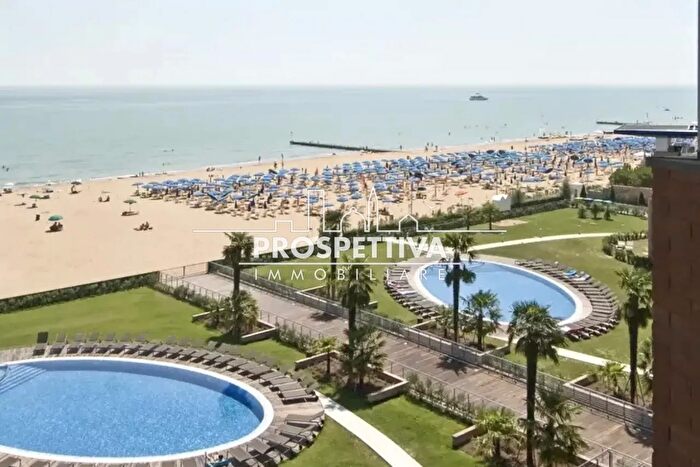 Appartamento trilocale in vendita in Via Carmen Frova, Jesolo