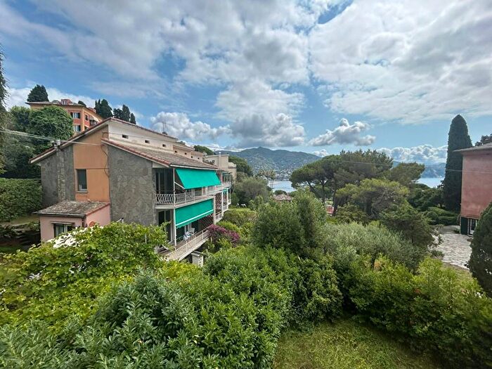 Appartamento con 6 locali in affitto in Via Costantino Nigra, San Michele di Pagana, Rapallo