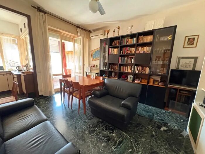 Appartamento trilocale in vendita in Via Fiume, Chiavari