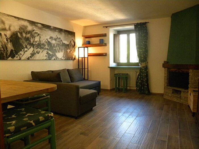 Appartamento bilocale in affitto in Via dei Bagni, Centro, Courmayeur