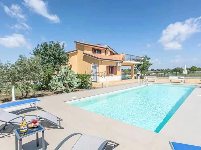 Casa quadrilocale in vendita in Contrada Michelica, Modica
