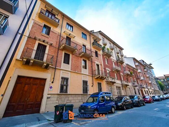 Appartamento trilocale in vendita in Via Bianzè, Torino