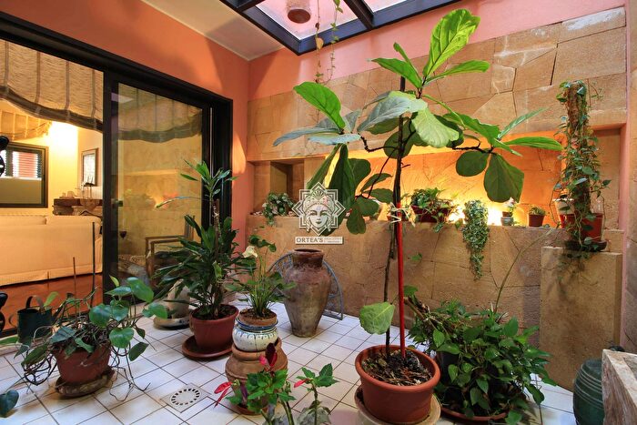 Appartamento con 12 locali in vendita in Via Polisena, Floridia