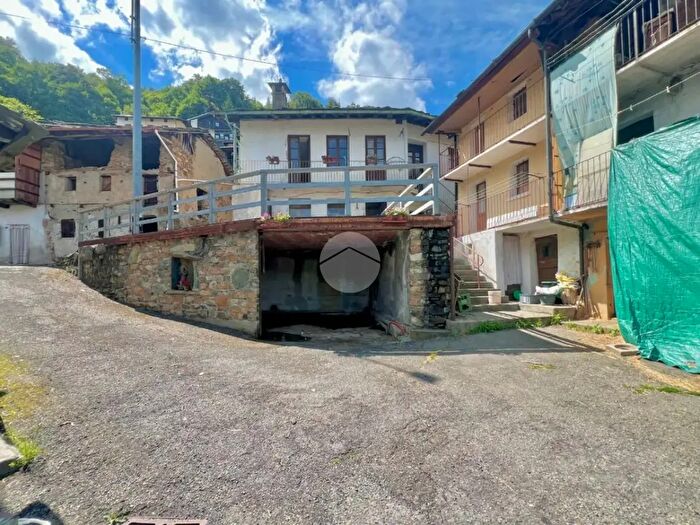 Casa con 7 locali in vendita in Frazione André, Traves