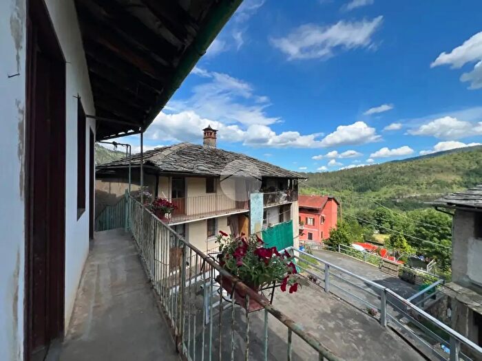 Case in Vendita e in Affitto - 2